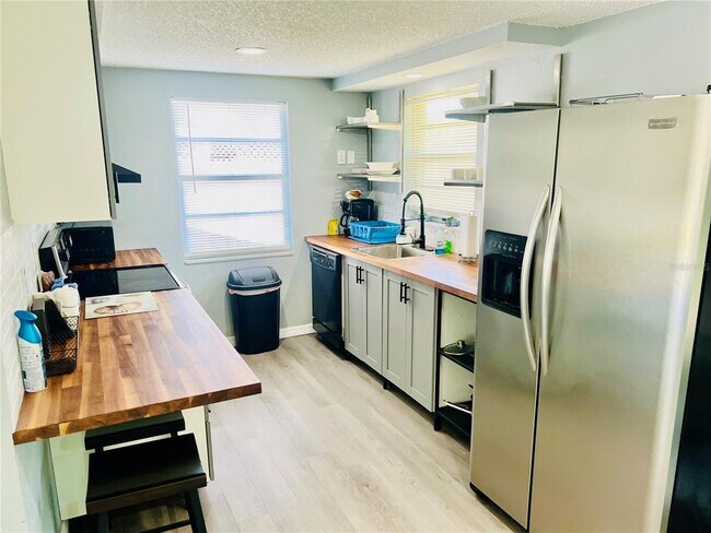 Building Photo - 3405 Wilson Dr