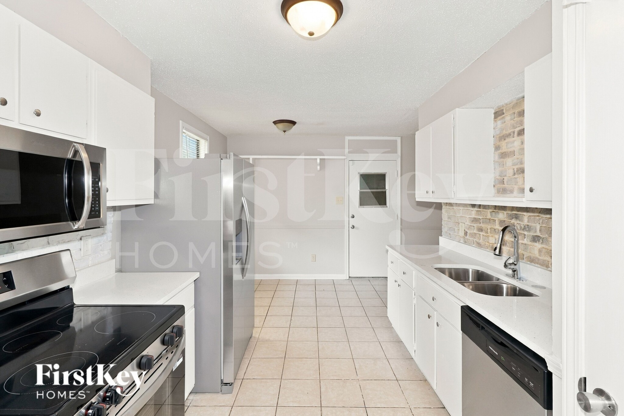 Building Photo - 4350 Cary Hill Cove