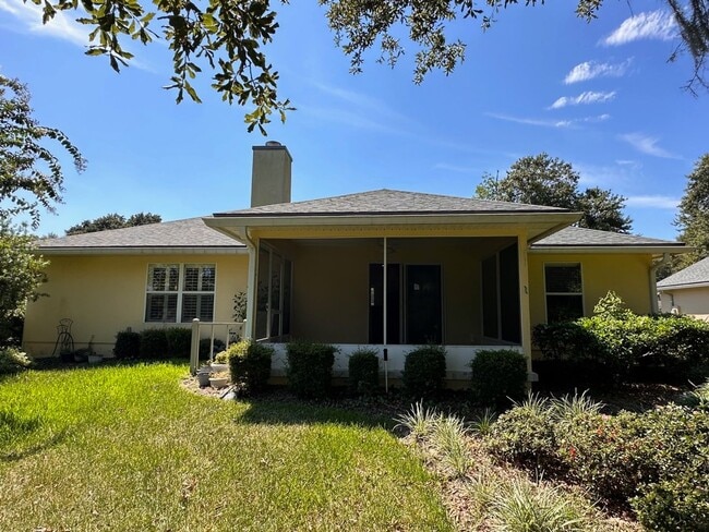 Building Photo - Located in the heart of Fernandina Beach!