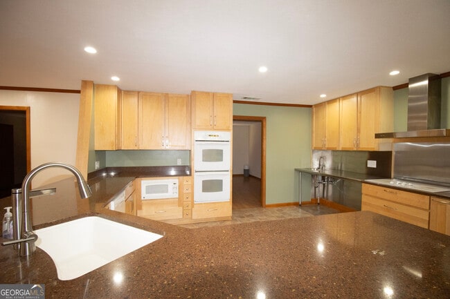 Building Photo - 111 Ashley Ln