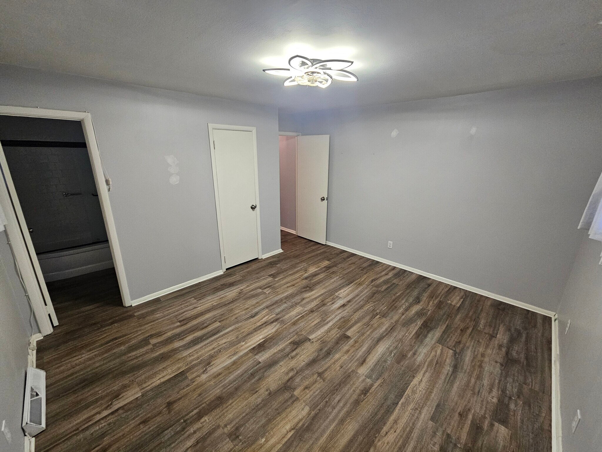 Building Photo - 659 Andrews Rd