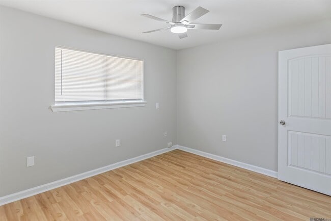 Building Photo - 1455 Marilyn Dr