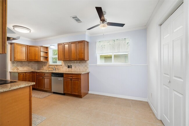 Building Photo - 5450 Birdwood Rd
