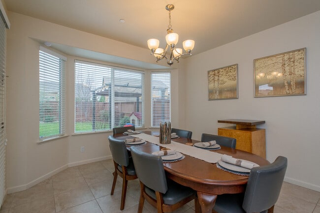 Building Photo - Pristine Harlan Ranch Home