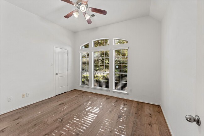 Building Photo - 1602 Eden Meadows Dr