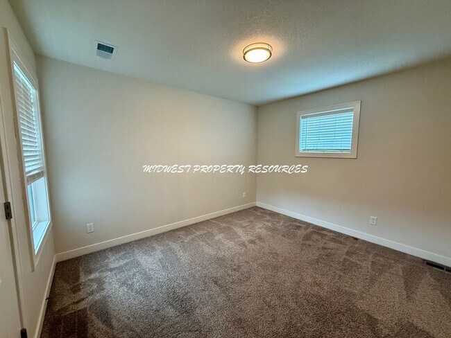 Building Photo - Beautiful 4-Bedroom 2-Story Home with Neighborhood Amenities