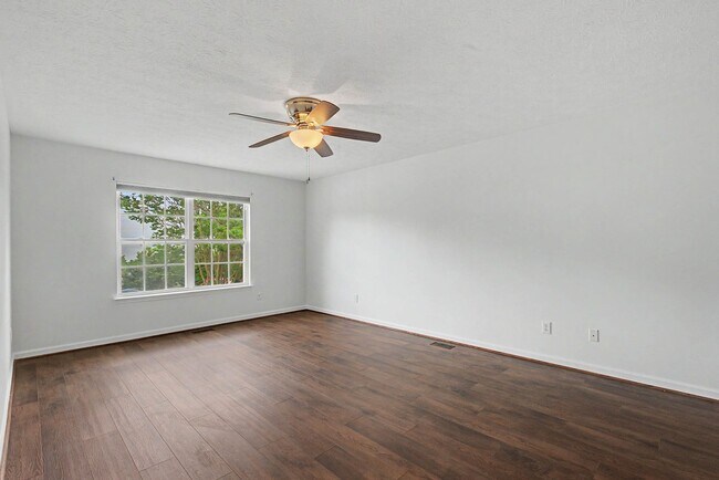 Building Photo - Beautiful home you won't want to miss!