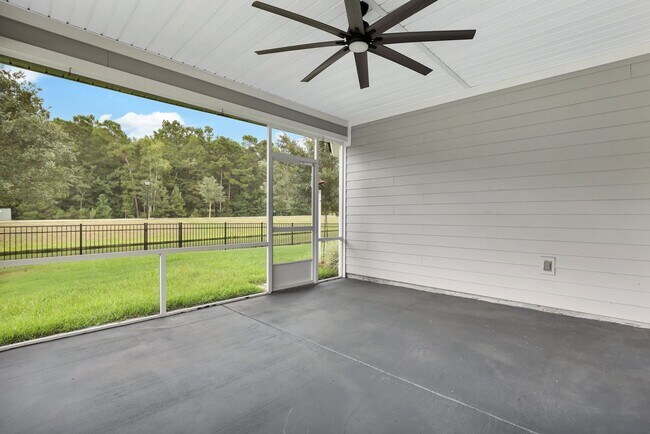 Building Photo - Spacious 4BR/3BA Pooler Home – Lagoon Views, Prime Location