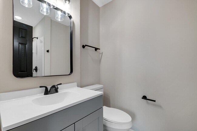 Building Photo - 1226 Hidden Pl