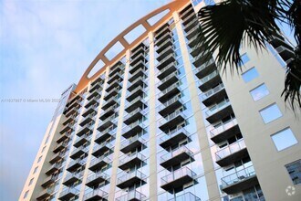 Building Photo - 155 S Court Ave