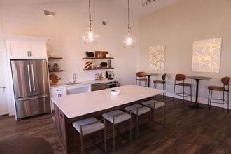 Building Photo - The Groves at 421 *Move In Special*