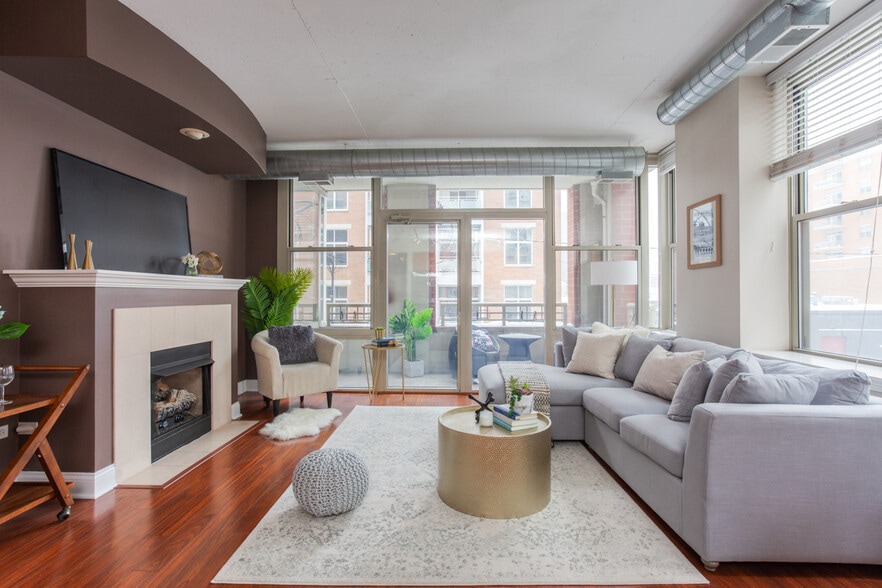 Building Photo - 1001 W Madison St