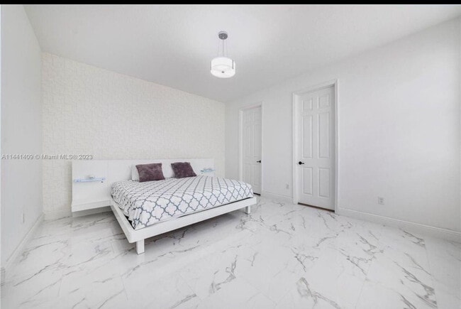 Building Photo - 8362 NW 39th Ct