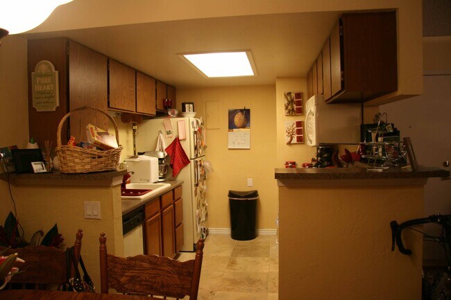 B105 Kitchen - 8555 Fairmount Dr