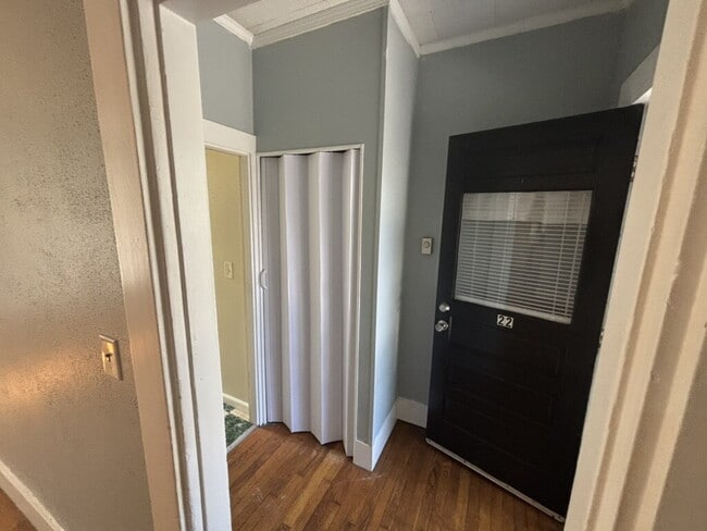 Building Photo - *** Studio Apartment for Rent – Historic B...