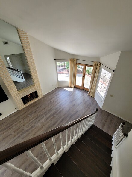 Building Photo - 35 La Costa Ct