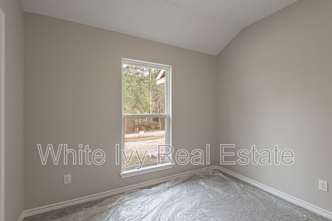 Building Photo - 49 Hickory Bend