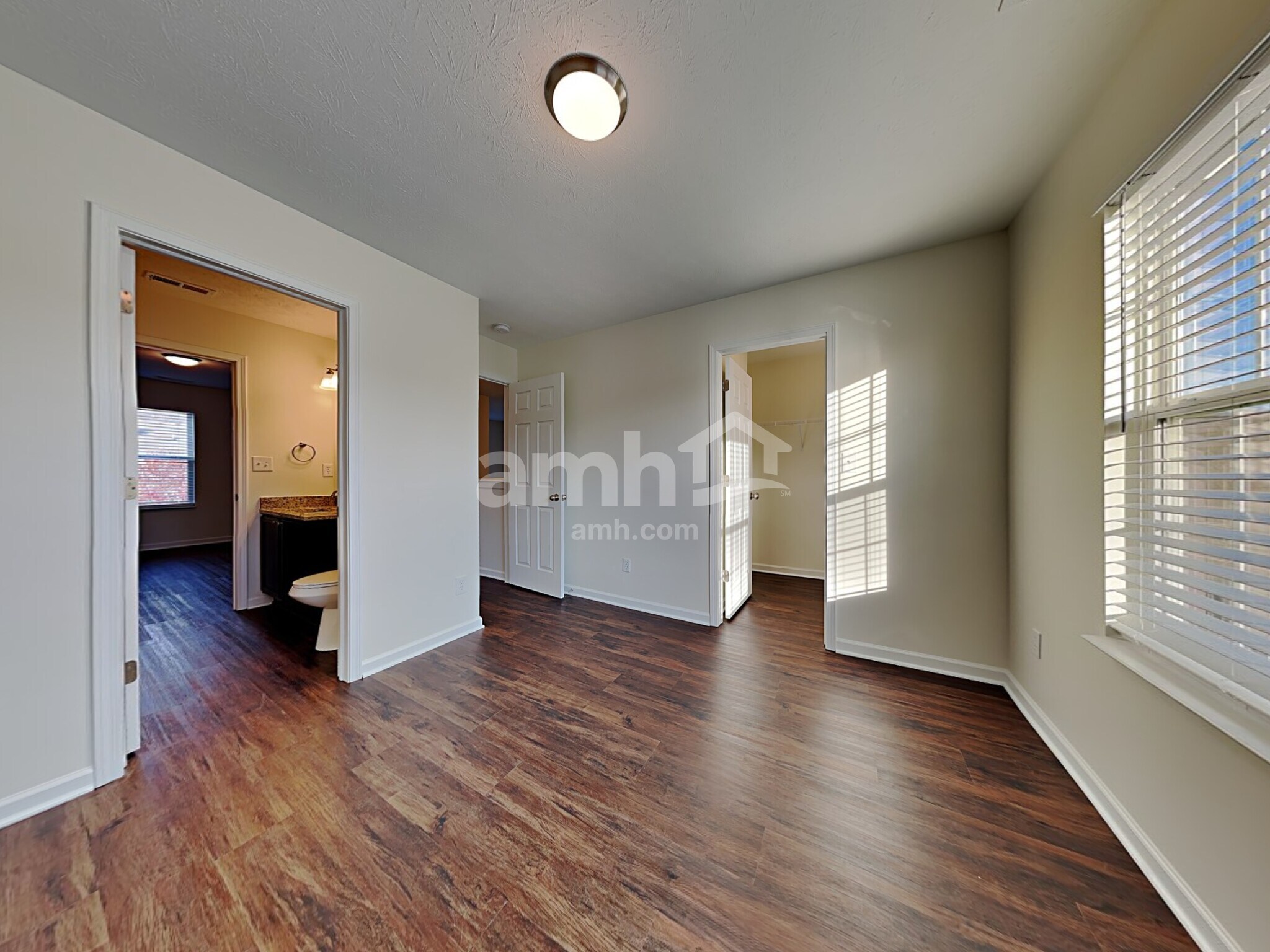 Building Photo - 906 Northwich Ave