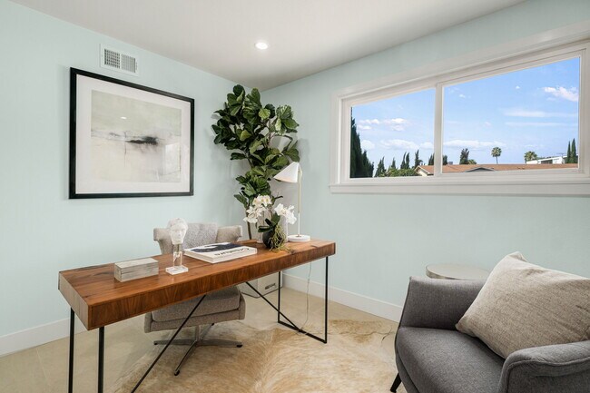 Building Photo - 11670 W Sunset Blvd