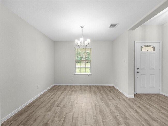 Building Photo - 46 Fairway Dr