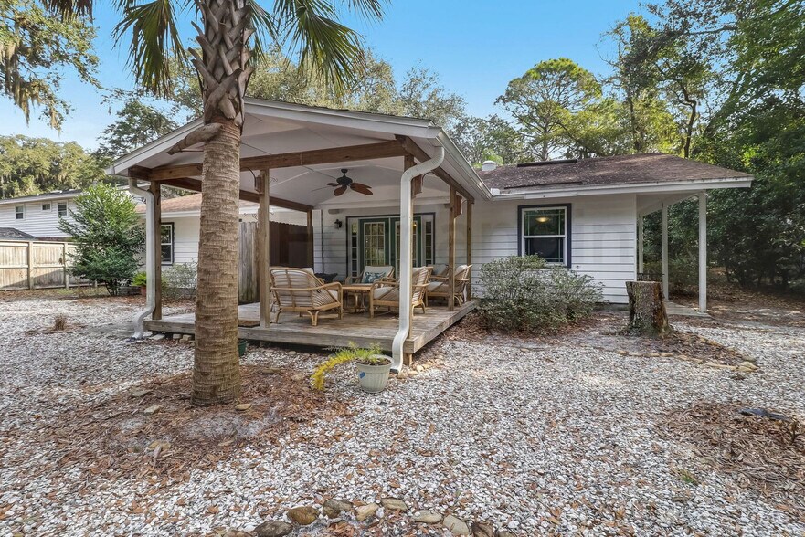 Building Photo - 223 Lighthouse Circle