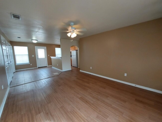 Building Photo - 217 S Ave South