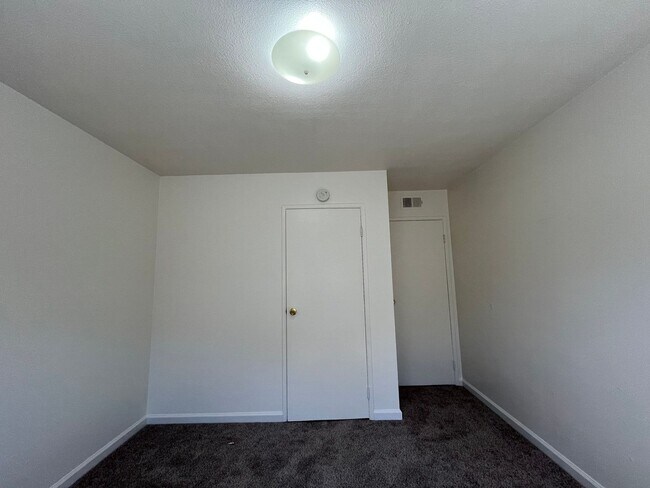Building Photo - 8890 Arcade- 4 Bedroom 2 Bath home