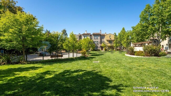 Building Photo - 4 Muller Pl