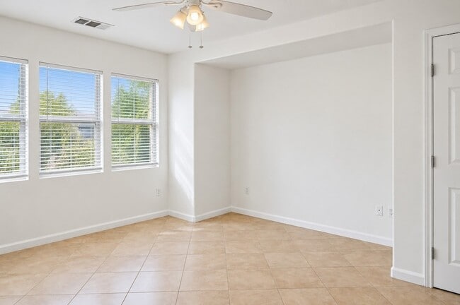 Building Photo - 1805 Bayou Homes Dr