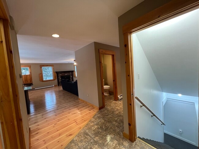 Building Photo - 2-12 Yvonne St