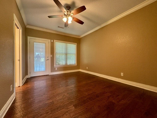 Building Photo - 3810 N Rainbow Farm Rd
