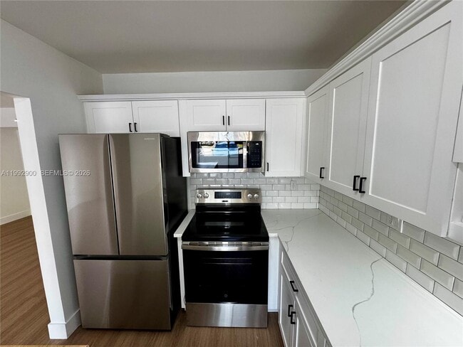 Building Photo - 5900 SW 127th Ave