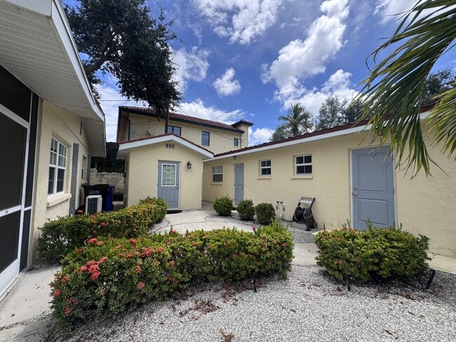 Building Photo - 205 Ave Des Parques S