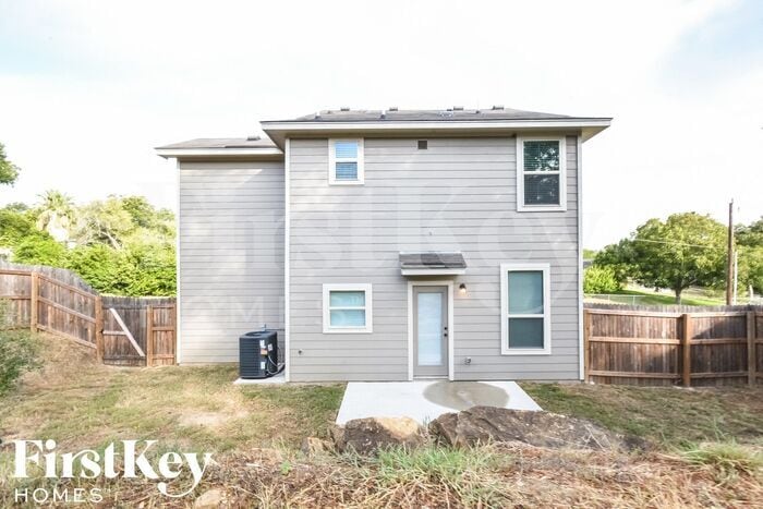 Building Photo - 6518 Woodstock Dr