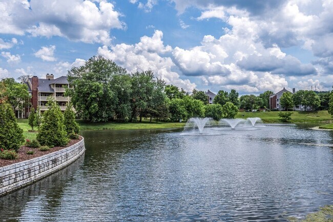Building Photo - Awesome 2BE/2BA condo in Green Hills!