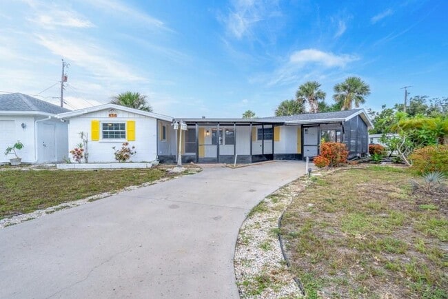 Primary Photo - 456 Sandlewood Dr