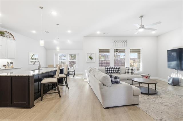 Building Photo - 1125 Cardinal Dr