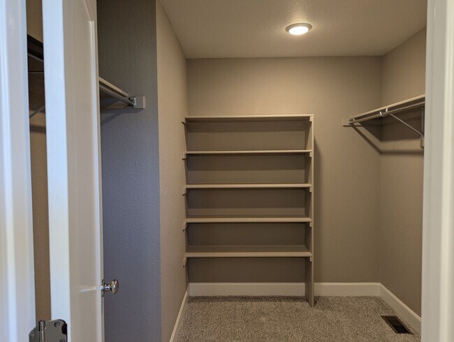 Building Photo - 1854 Peak Pr Ln