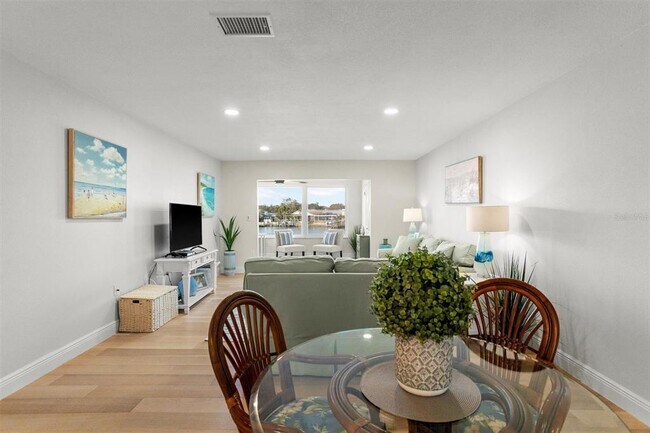 Building Photo - 5955 30th Ave S