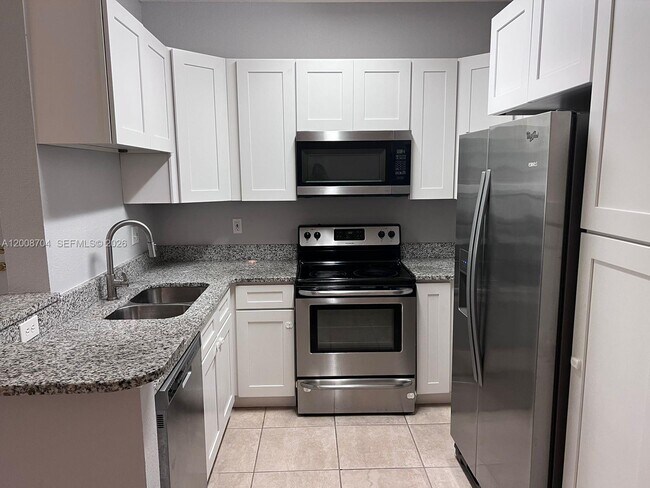 Building Photo - 2544 Robert Trent Jones Dr
