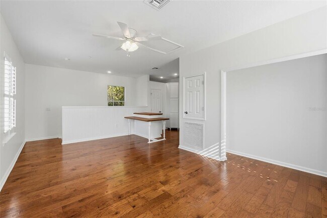 Building Photo - 815 Lake Evalyn Dr