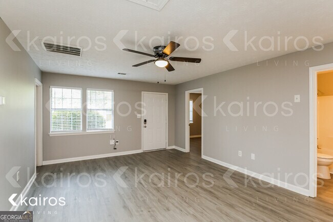 Building Photo - 105 Deer Pkwy