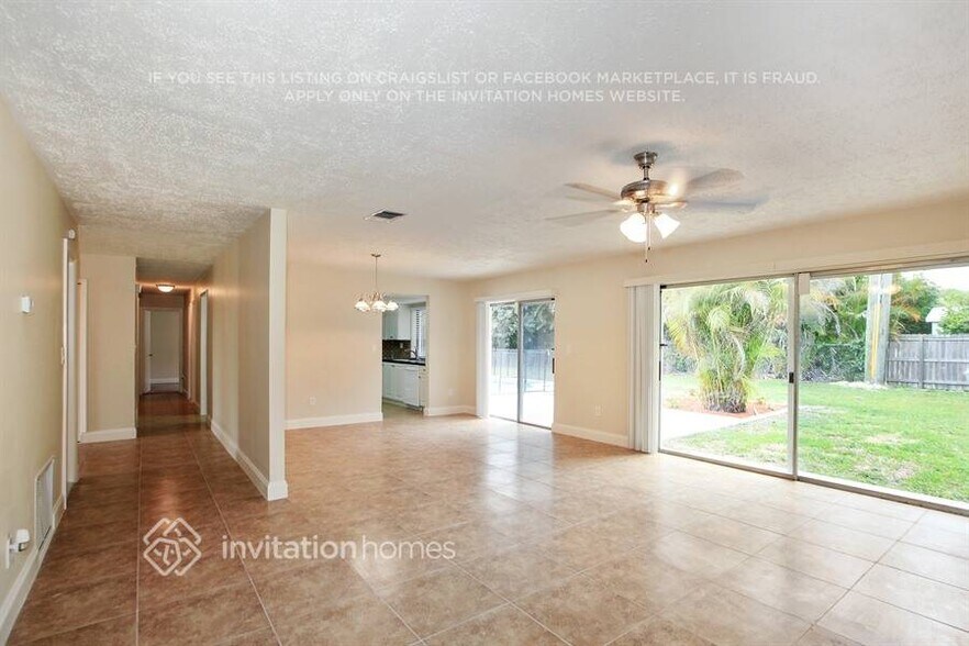 Building Photo - 17420 SW 109th Ave