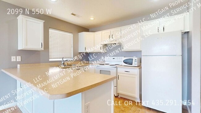Building Photo - 2099 N 550 W