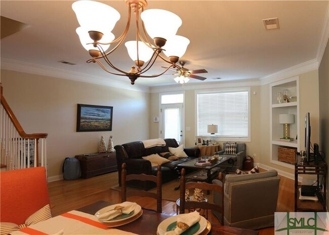 Building Photo - 213 Lakeview Dr