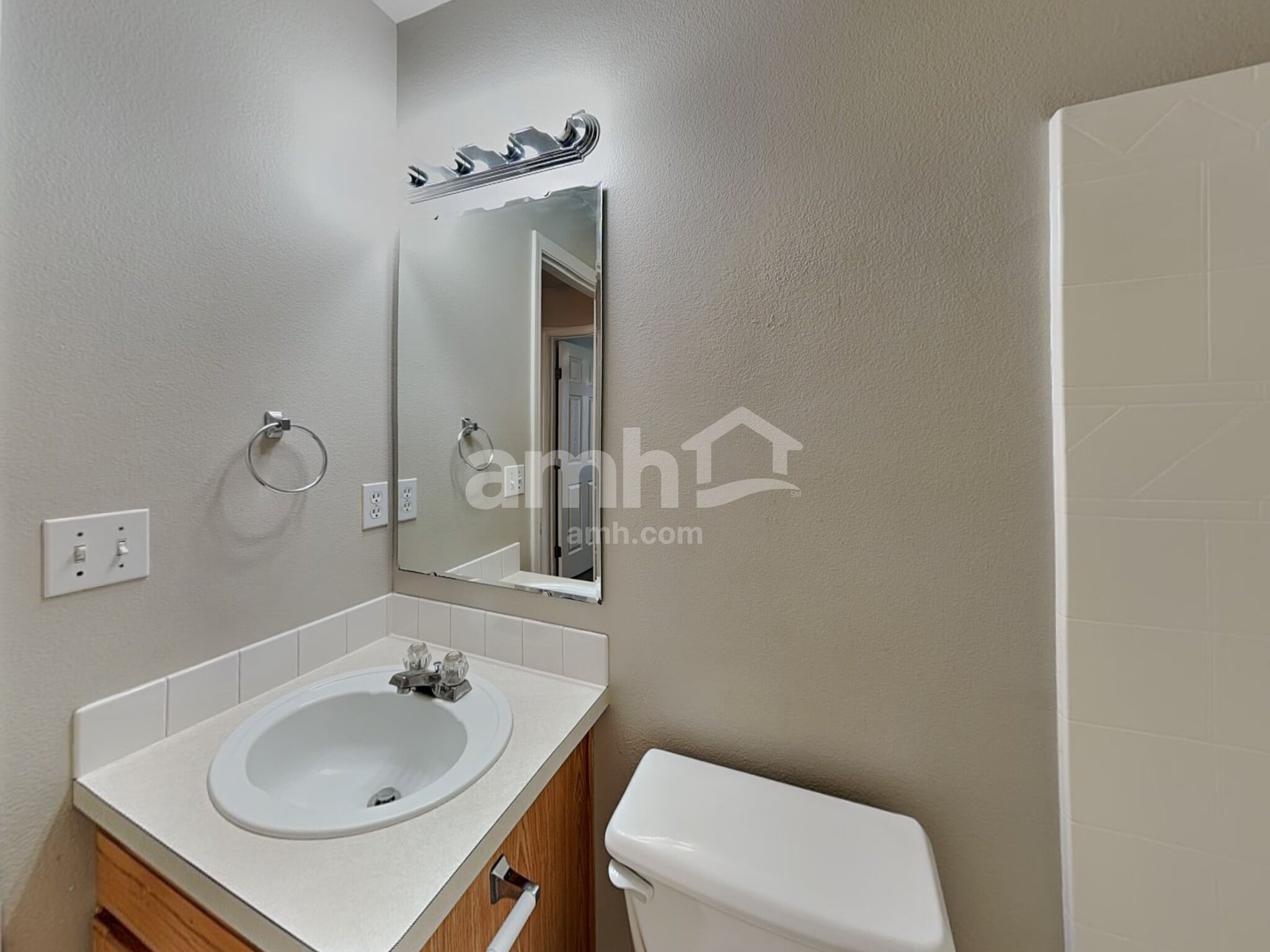 Building Photo - 410 W Mule Ct