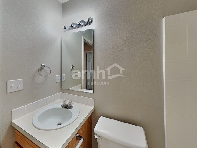 Building Photo - 410 W Mule Ct