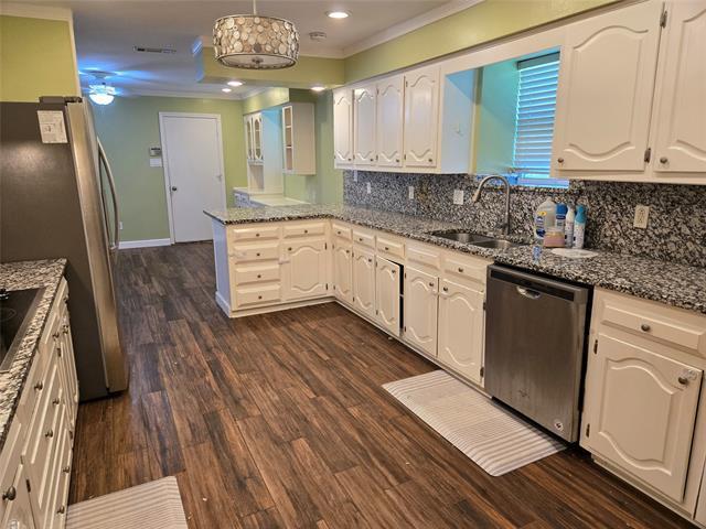 Building Photo - 414 Pebblecreek Dr