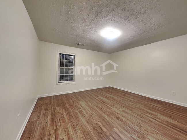 Building Photo - 1831 Green Oak Cir