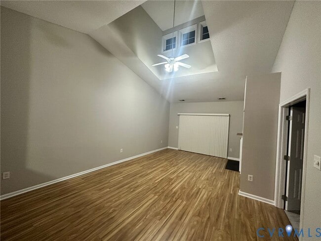 Building Photo - 5442 Fuller Dr
